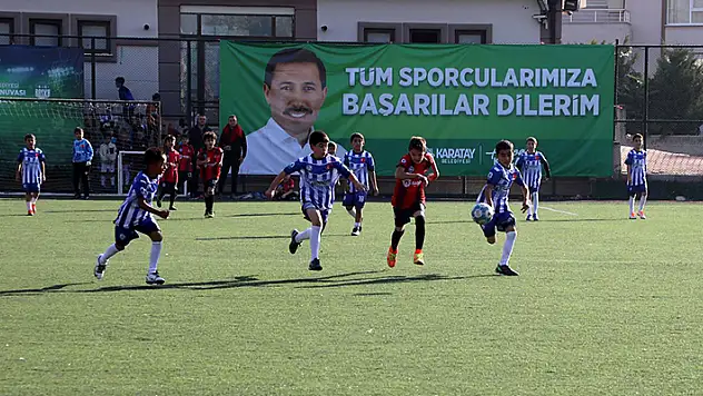 Karatay İlkokullar Arası Dostluk ve Kardeşlik Futbol Turnuvası başladı