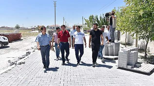 Karatay'ın dört bir tarafında parke yol çalışmaları sürüyor