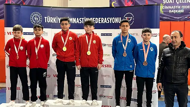 Karatay'ın Trampolin Cimnastik Takımı, İzmir'deki Türkiye Şampiyonası'nda da farkını ortaya koydu 