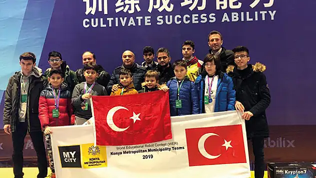 Karatay İzzet Bezirci İlkokulu Robotik Kodlama takımı dünya 3.sü oldu!