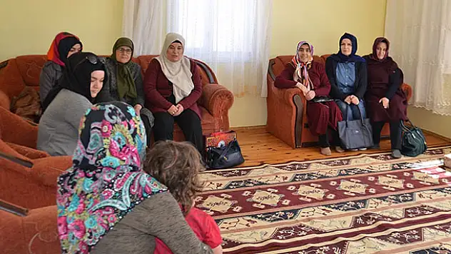Karatay Kent Konseyi zor durumdaki ailelere el uzatmaya devam ediyor