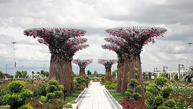 Karatay Mevlana Gül Parkı yeni sezon için kapılarını açtı