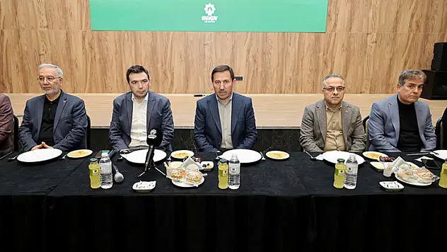 Karatay protokolü ve muhtarlar iftar programında bir araya geldi