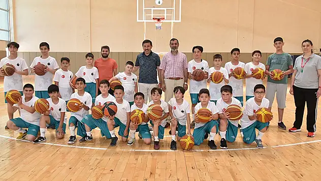 Karatay Yaz Spor Okulları'nda eğitimler devam ediyor