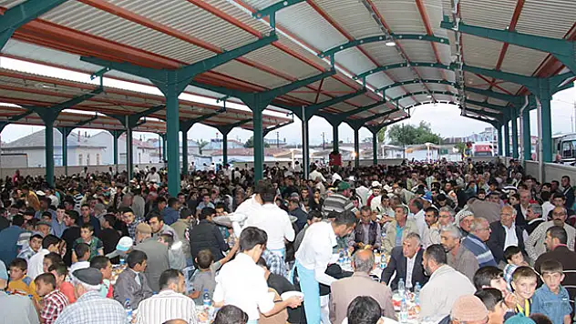 Karatay Zabıtası kapalı pazar marketleri denetledi
