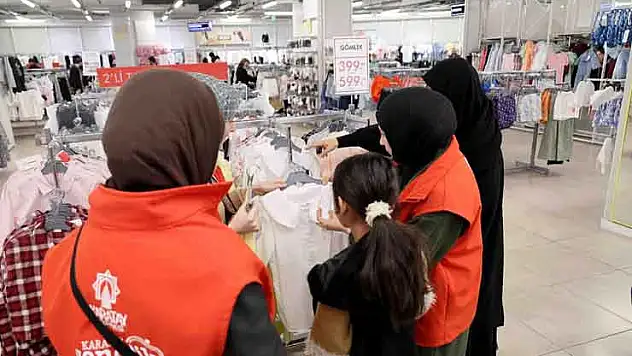Karatay'da 1200 çocuğa bayramlık hediyesi