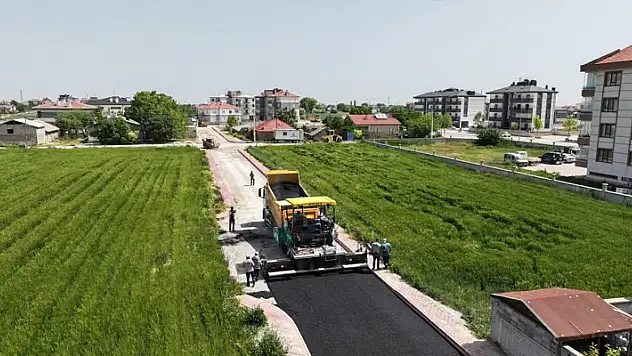 Karatay'da asfalt seferberliği sürüyor
