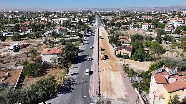 Karatay'da asfalt seferberliği sürüyor
