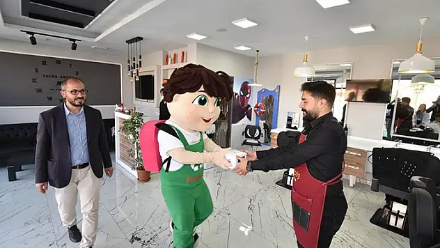 Karatay'da atık jiletler geri dönüşüm için toplanıyor
