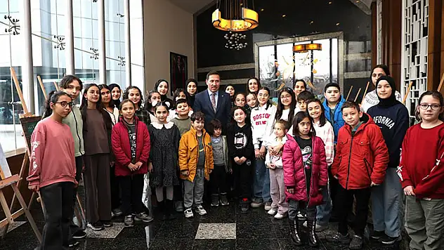 Karatay'da genç yeteneklerin eserleri sanatseverlerle buluştu