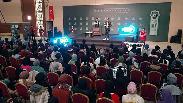 Karatay'da 'Gençlerle Bir Başka Motivasyon Buluşmaları' başladı
