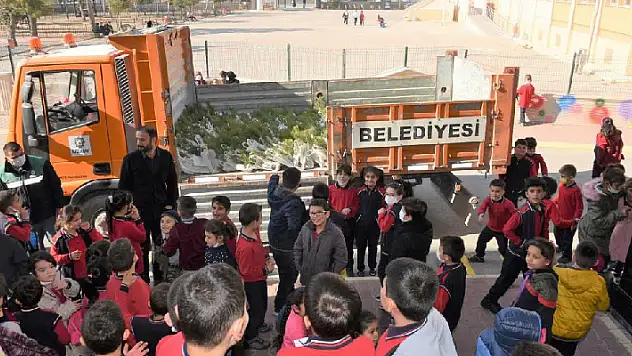 Karatay'da her öğretmene bir fidan
