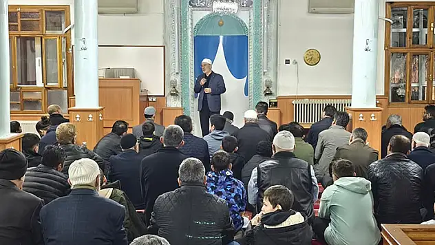 Karatay'da öğrenciler sabah namazında buluştu