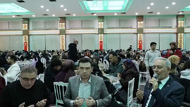 Karatay'da yetim ve öksüzler için 'İyilik Sofrası' kuruldu