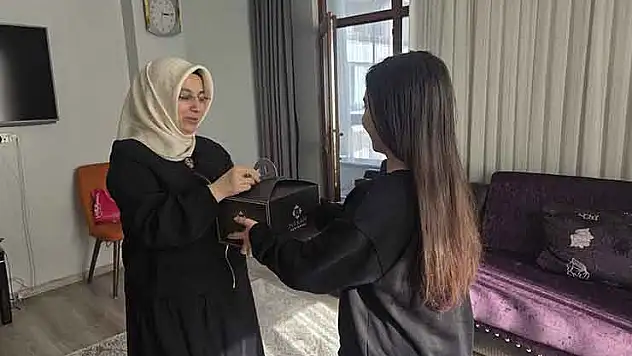 Karatay'da yetimler ve öksüzler sevindiriliyor