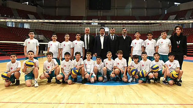 Karataylı çocuklar geleceğe sporla hazırlanıyor