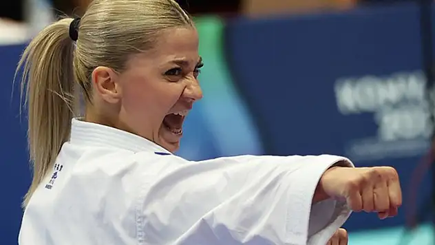 Karate Kadınlar Bireysel Katada Dilara Bozan altın madalya aldı

