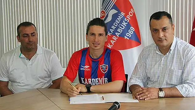 Kardemir Karabükspor 2 oyuncuyu kadrosuna kattı