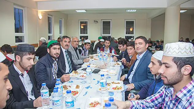 Kardeş belediyelerden iftar sofrası