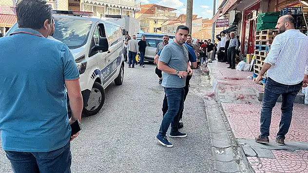 Kardeşi tarafından bıçaklanan genç ağır yaralandı