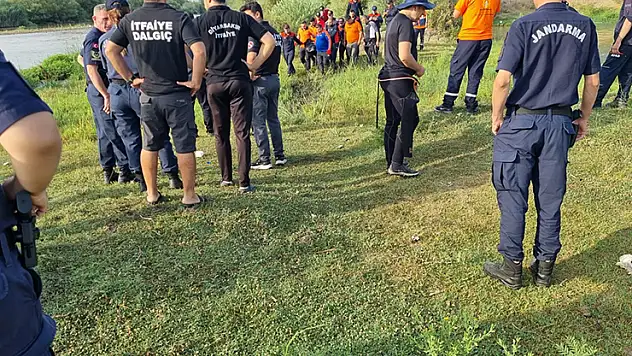 Kardeşini ve yakınını kurtarmak isterken nehirde kaybolan gencin cansız bedeni bulundu