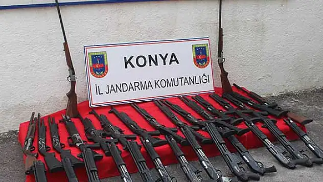 Kargo araçlarıyla taşınan silahlar Jandarmaya takıldı
