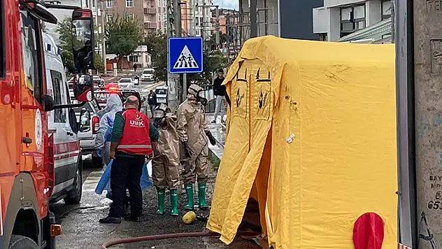Kargo paketinde kimyasal madde sızıntısı 4 kişi hastaneye kaldırıldı

