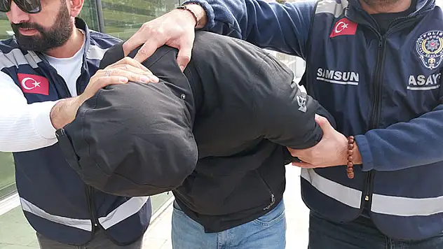 Karısını sokak ortasında öldüren şahsın yeğeni tutuklandı