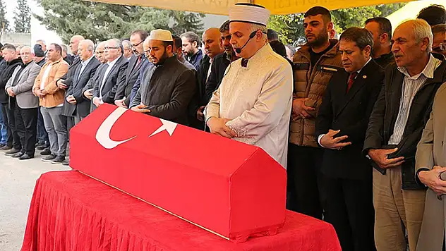 Karkamış'taki terör saldırısında hayatını kaybeden 5 yaşındaki Hasan Karataş, son yolculuğuna uğurlandı