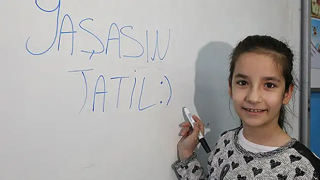 Karnesiz ilk ara tatil başlıyor