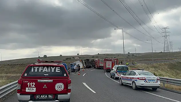 Karpuz yüklü tır devrildi: 1 ölü, 3 yaralı