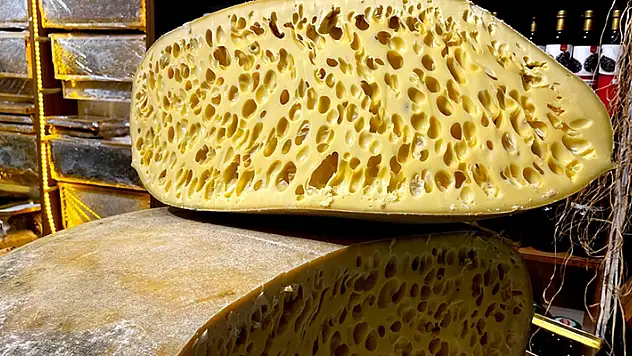 Kars'ta inek sütünden yapılan 'gravyer peyniri' coğrafi işaretle tescillendi
