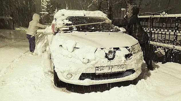 Kars'ta kar yağışı etkili oluyor
