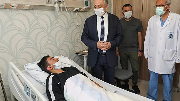 Kars'taki operasyonda yaralanan Uzm. Çvş.  Durmaz Konya'da tedaviye alındı