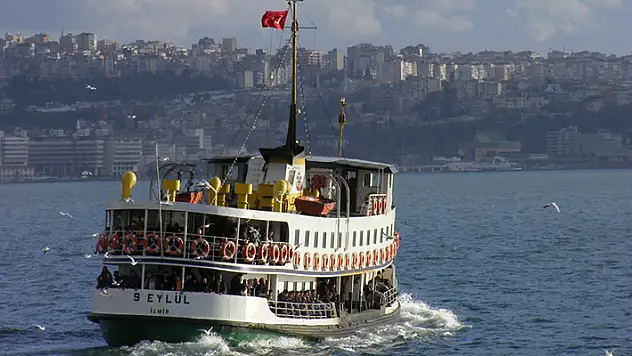 Karşıyaka Vapur İskelesi'ndeki ticari alanlar kiraya verilecek
