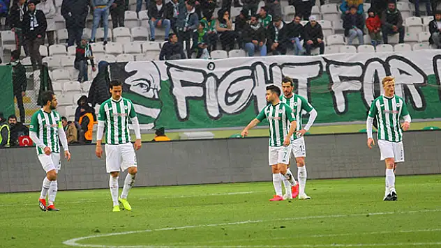Kartal ateşle oynuyor