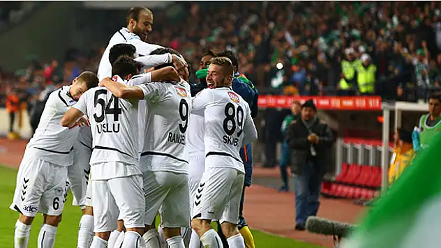 Kartal avantaj peşinde