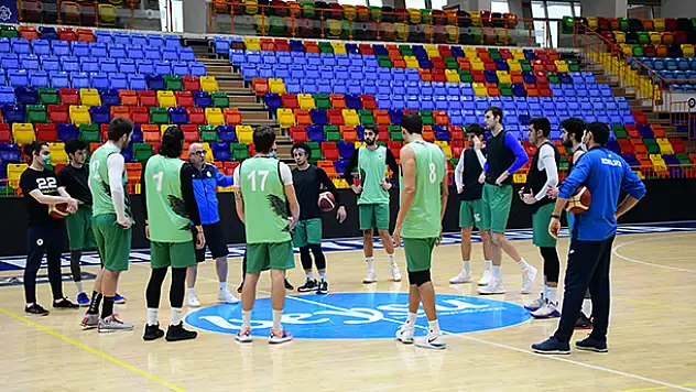 Kartal çıkış arıyor