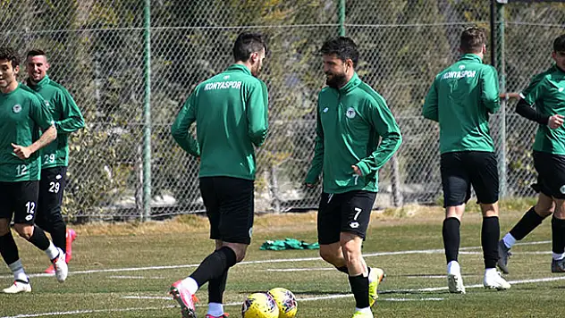 Kartal'da grup idmanı sürüyor