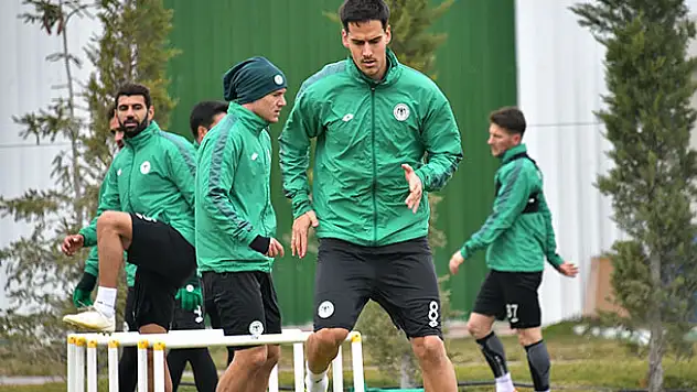 KARTAL 'EV'DEN ÇIKMIYOR