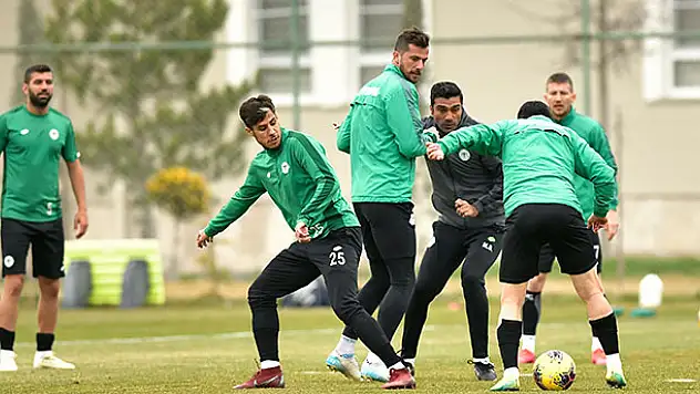 KARTAL EVDE DİNLENİYOR