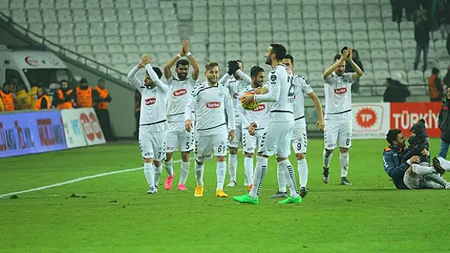 Kartal kısa tatilde