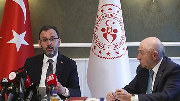 Kasapoğlu: Maaşlar aşağı çekilmeli