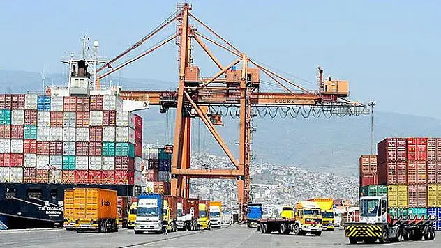 Kasım ayında ihracat yüzde 0,95 azaldı, ithalat yüzde 16,07 arttı