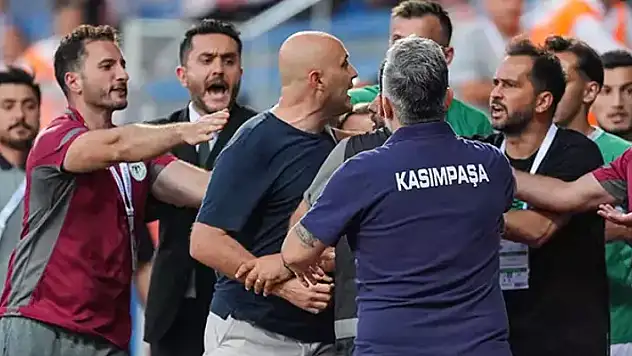 Kasımpaşa - Konyaspor maçında gerginlik! Ortalık karıştı
