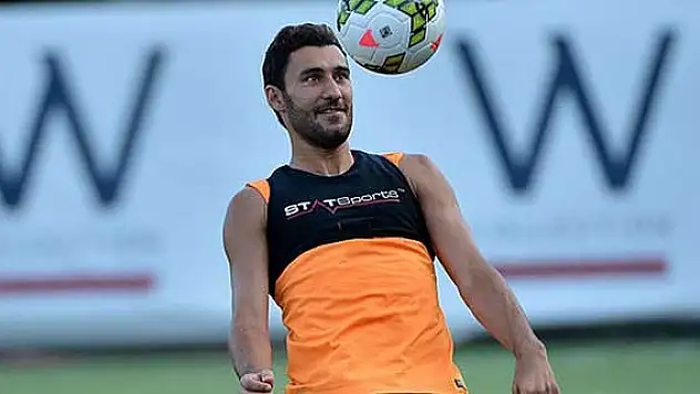 Kasımpaşa Veysel Sarı ile sözleşme imzaladı