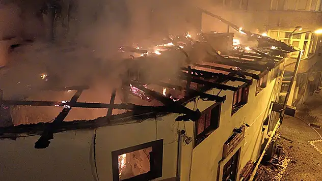 Kastamonu'da çıkan yangında tarihi hamam kullanılamaz hale geldi

