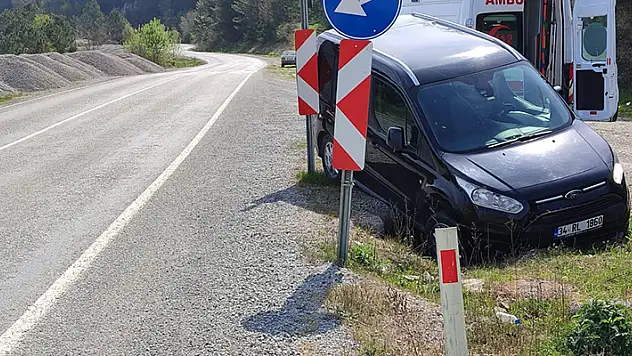 Kastamonu'da direksiyon başında fenalaşarak kaza yapan sürücü hayatını kaybetti
