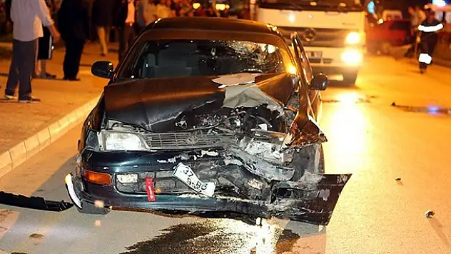 Kastamonu'da iki otomobil çarpıştı : 7 yaralı