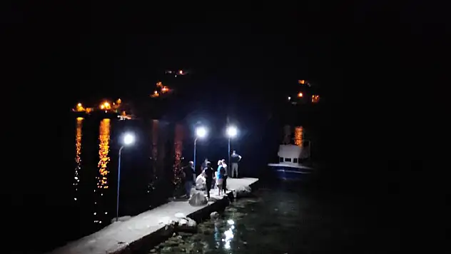 Kastamonu'da tekne battı: 3 kişi için arama çalışması başlatıldı
